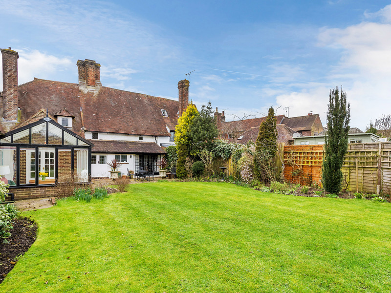 4 Bed House Semi For Sale in Cuckfield